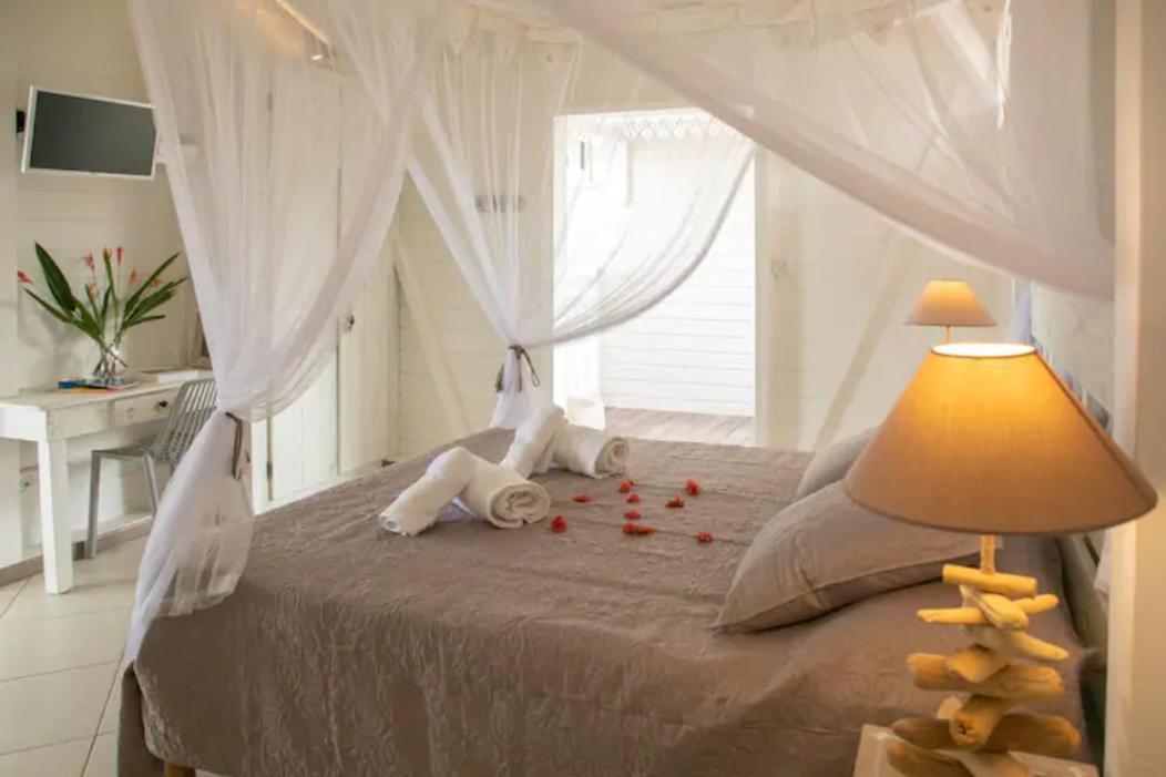 Bungalow Vanille Pacane - Vue Mer Avec Spa Prive Les Trois-Ilets Eksteriør billede